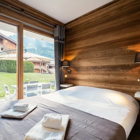 **appartement Cosy Avec Garage, Au Coeur De La Clusaz, Proche Pistes Et Commerces** - Fr-1-304-190 *